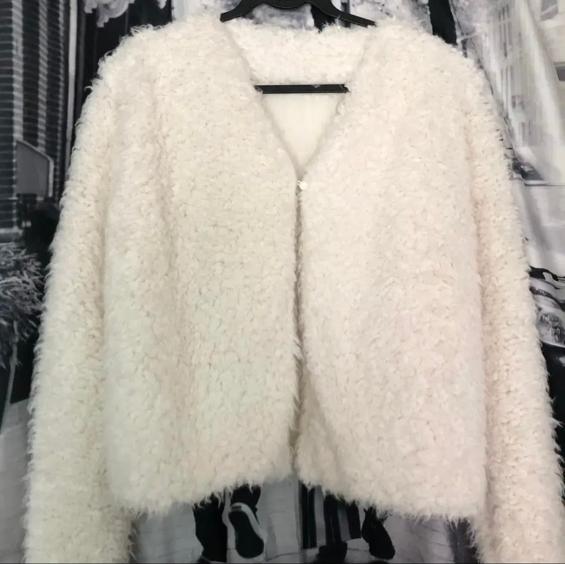 브이넥 퍼 가디건 상품이미지1