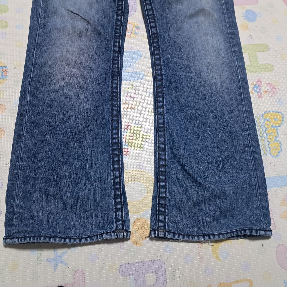 트루릴리젼 빌리슈퍼티 Billy super T 스트레이트핏 청바지 상품이미지3