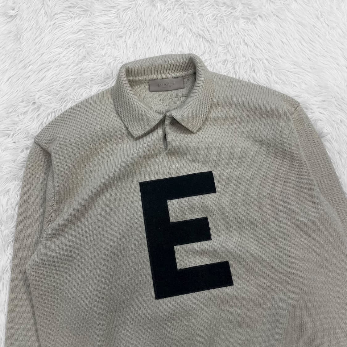 에센셜 피어오브갓 빅 E 폴로 니트 상품이미지3