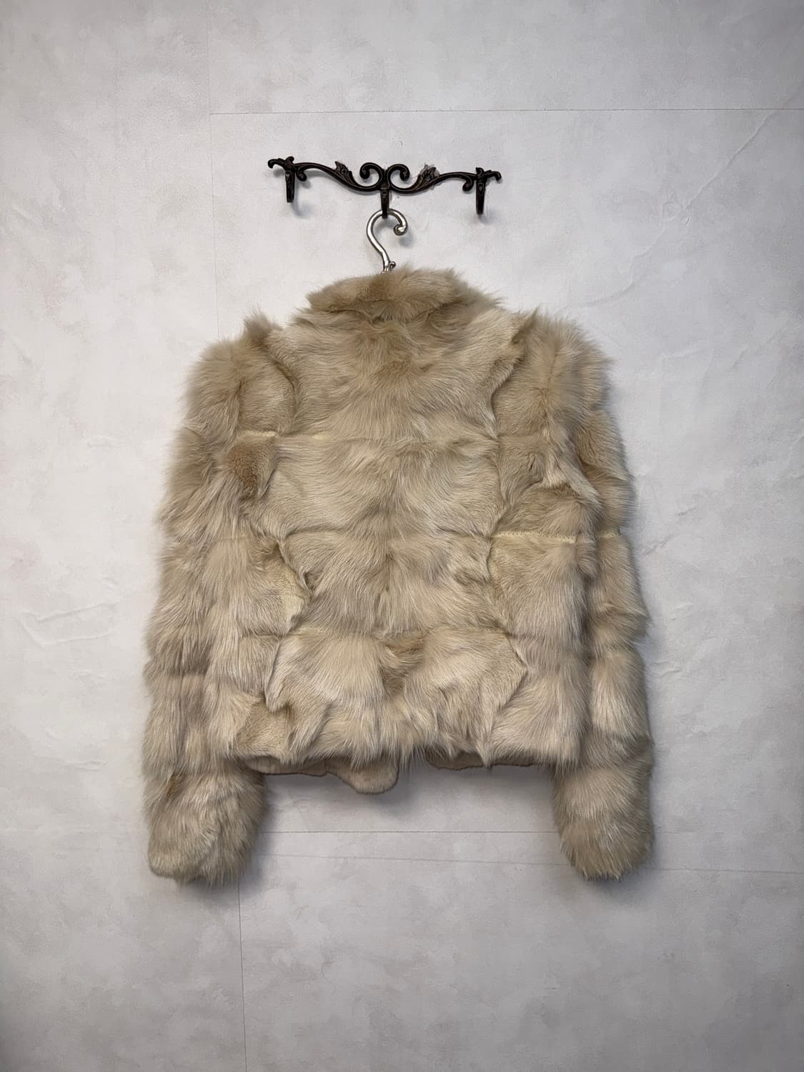 Ivory stitch detail fox fur jacket  상품이미지4