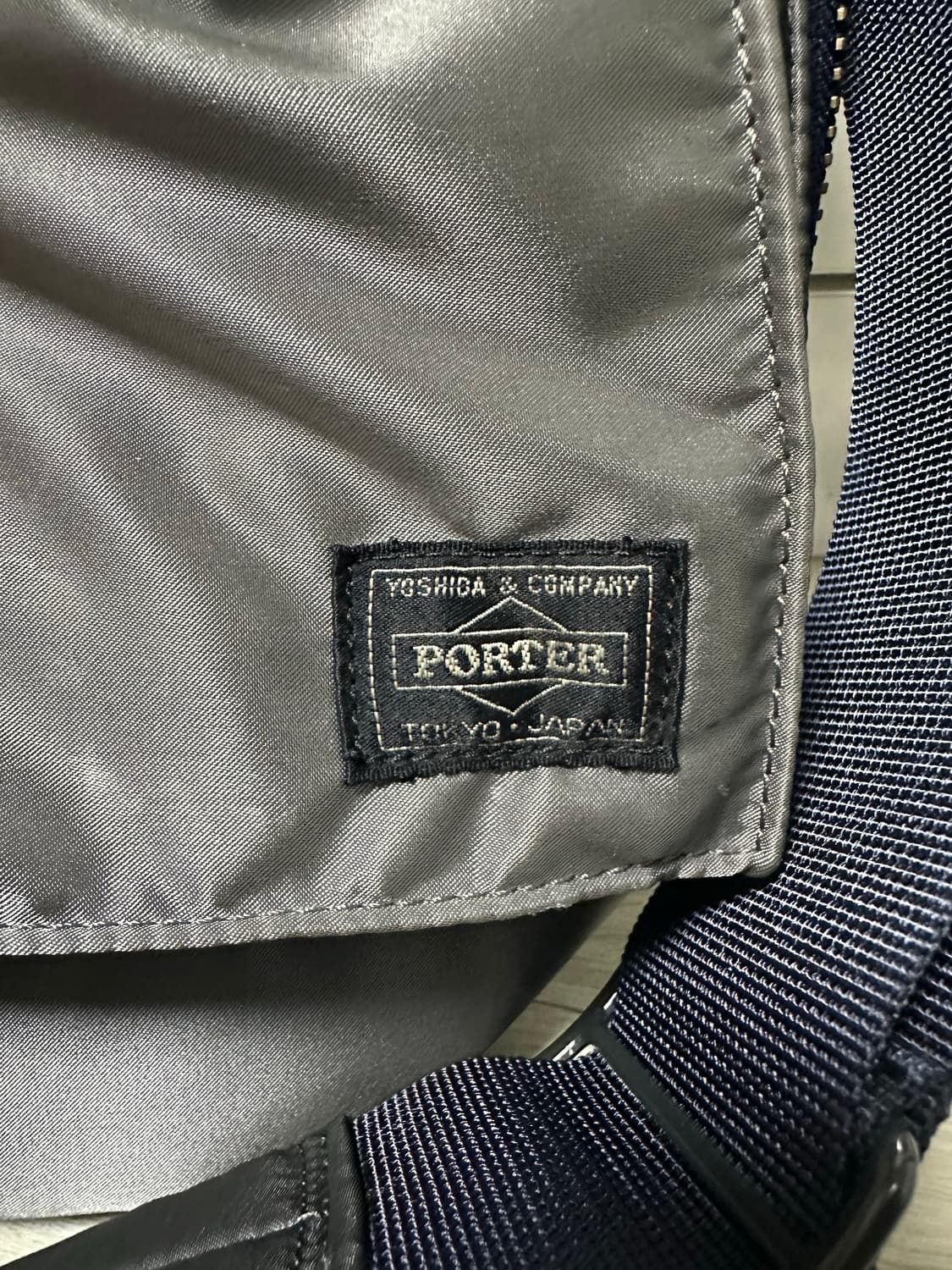 요시다포터 한정판 PX탱커 2way 툴백 그레이 상품이미지3