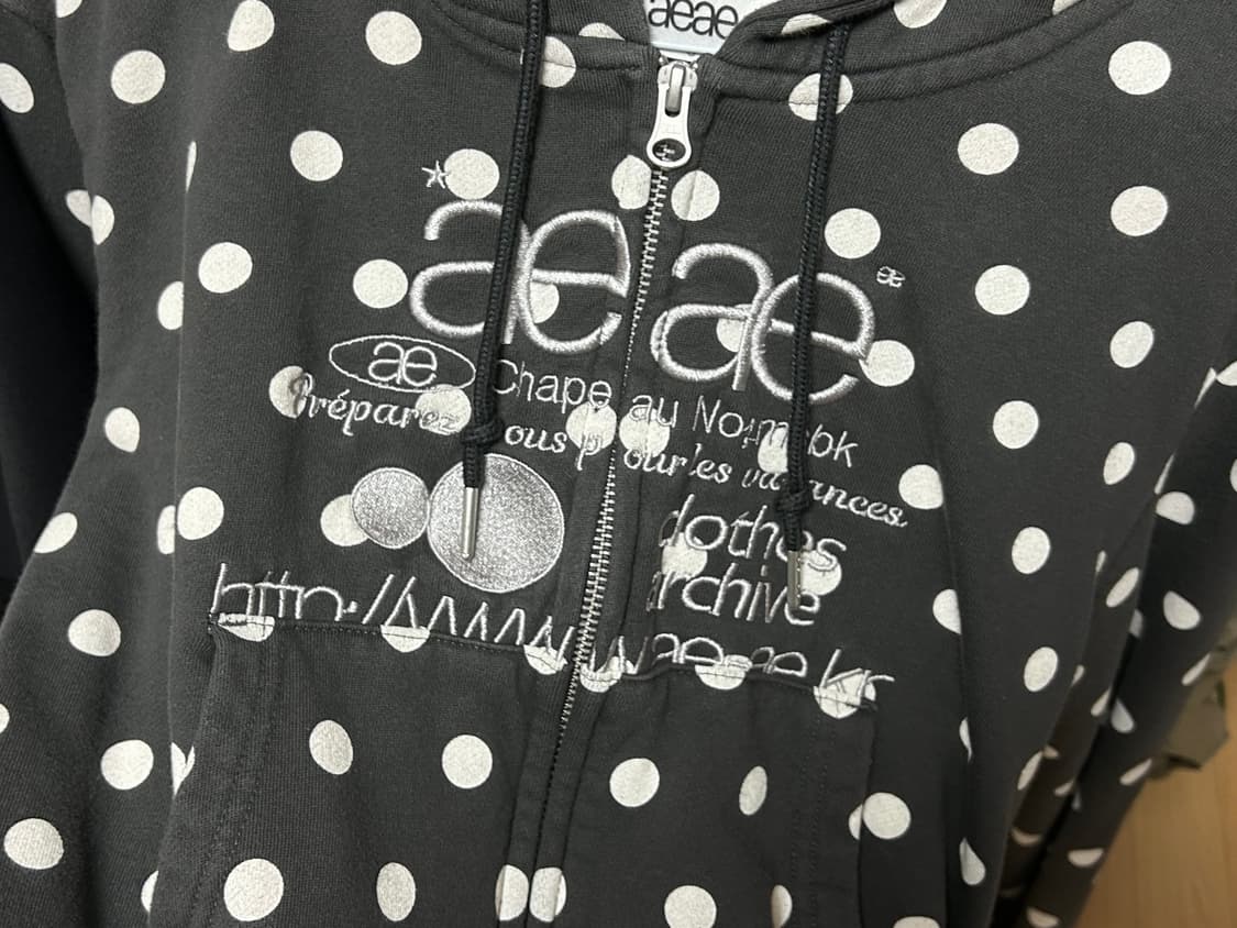 aeae 도트 후드집업 WEB LOGO CROP HOOD ZIP UP  상품이미지3
