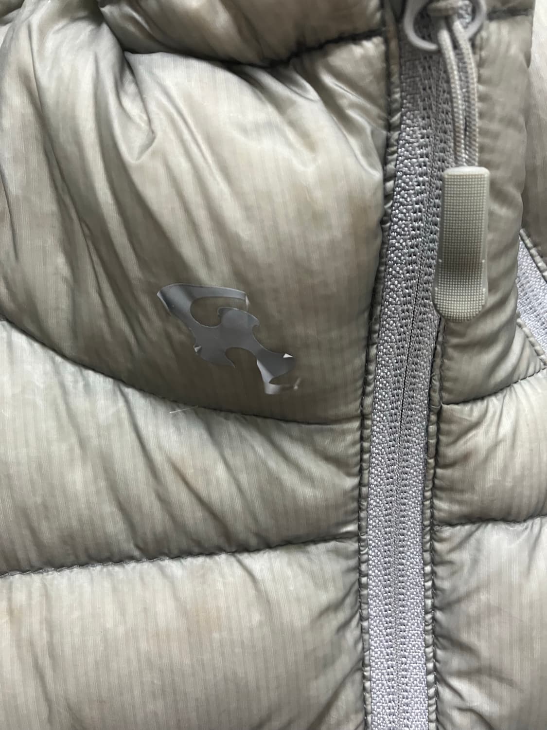 산산기어 서픽스 푸퍼 자켓 그레이 24fw (2) 경량패딩 상품이미지2