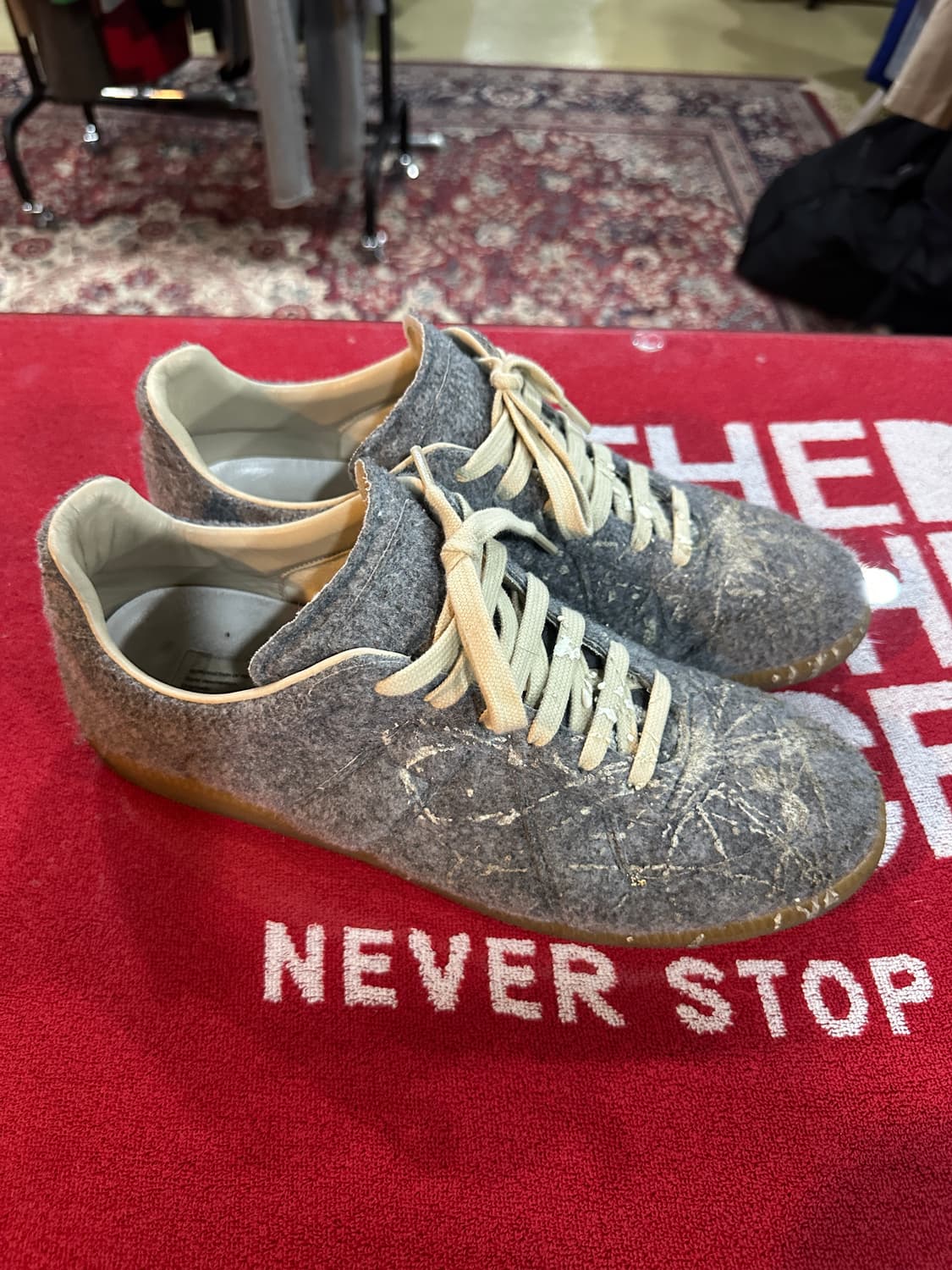 메종마르지엘라 펠트 페인팅 스니커즈280 상품이미지3