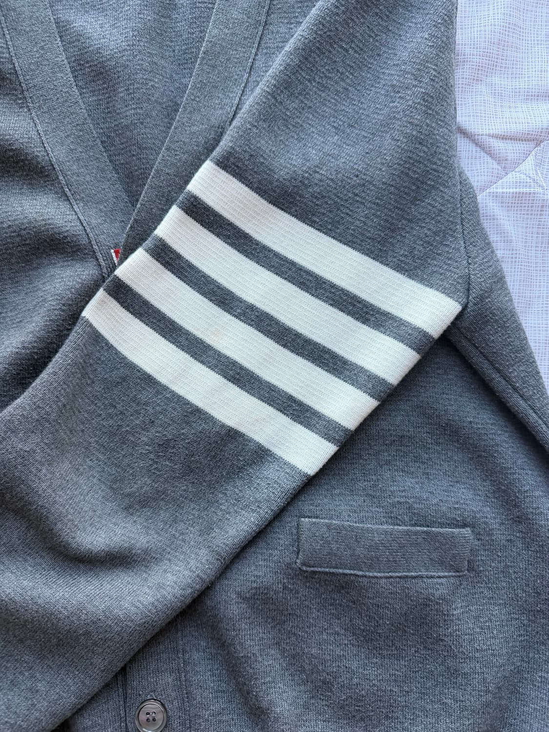 톰브라운 밀라노스티치 가디건 미드그레이 2사이즈 정품 상품이미지2