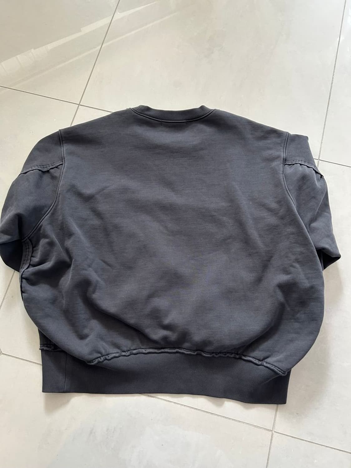 ROUND SLEEVE CREWNECK 라운드 소매 크루넥 상품이미지5