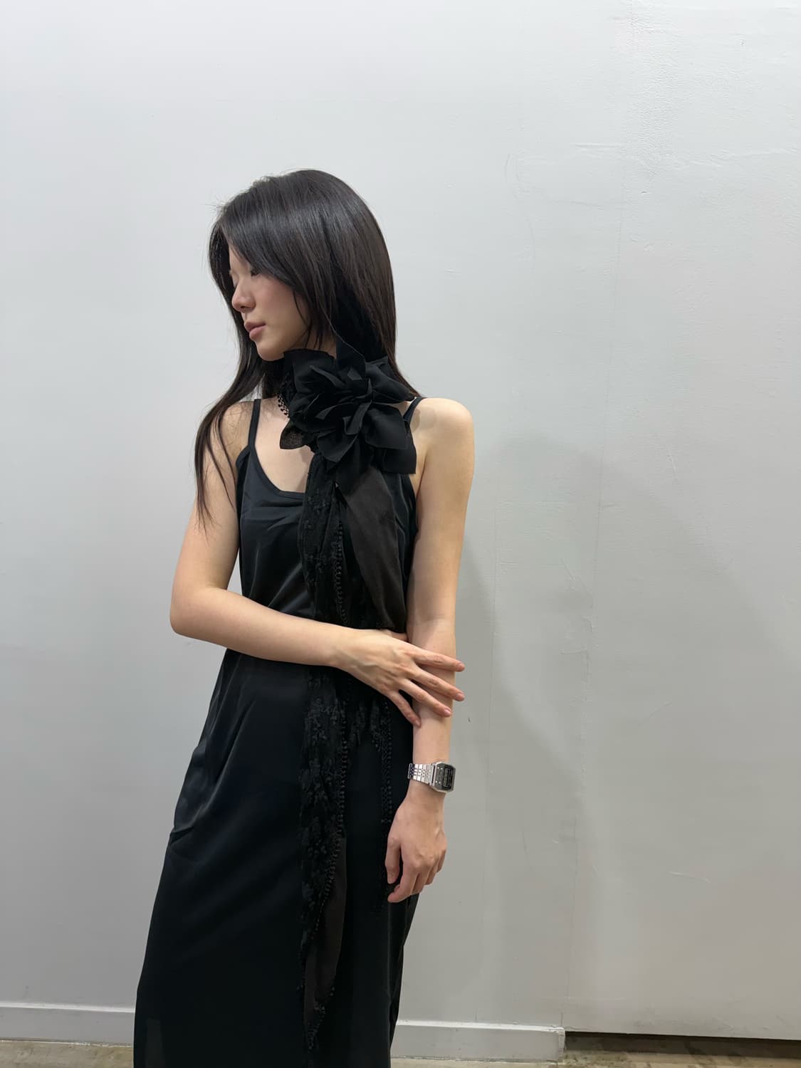 블랙피스나우 블랙 로즈 코사주 스카프 상품이미지3