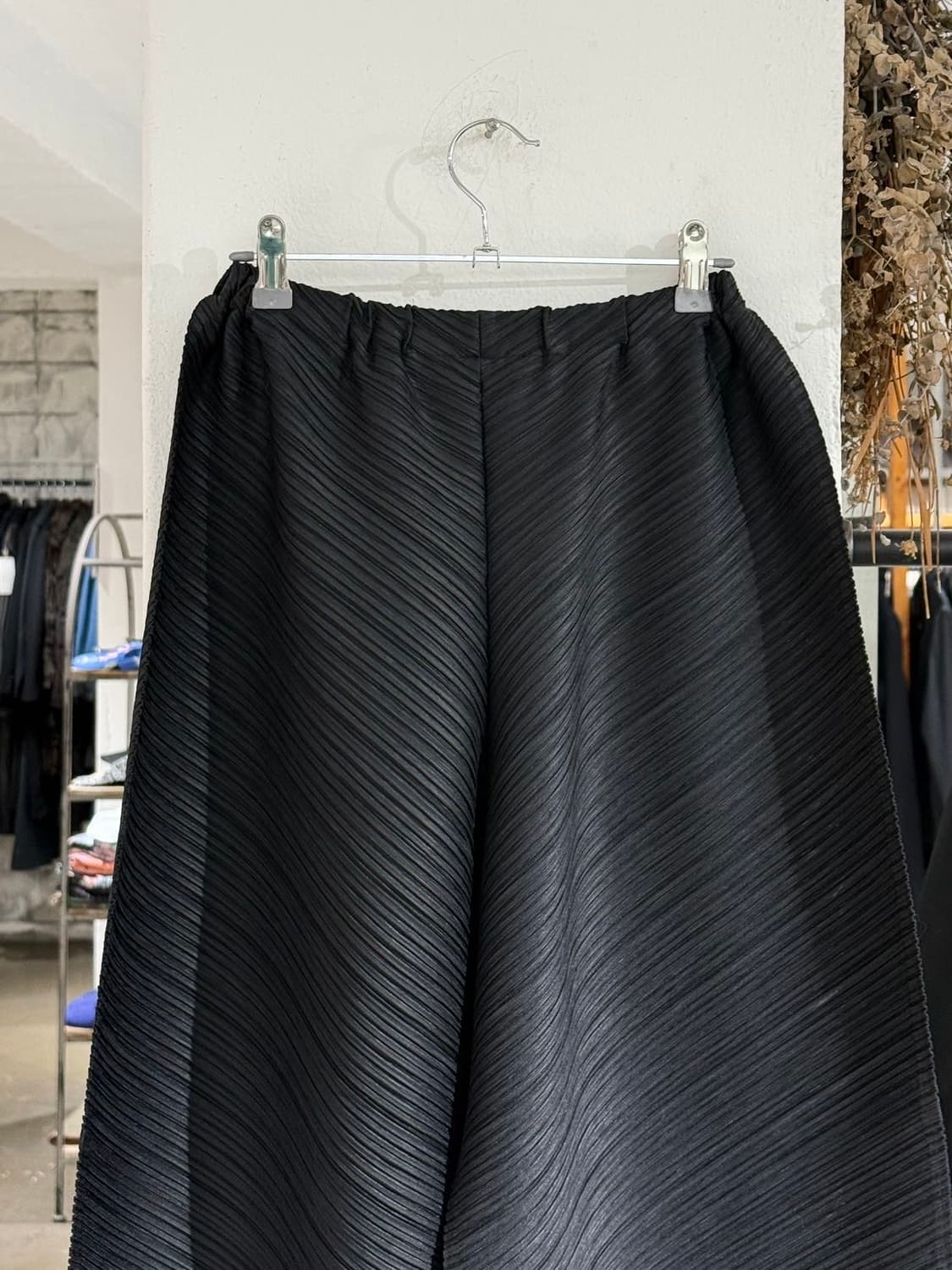 플리츠 플리즈 블랙 숏 라운드 팬츠 상품이미지5