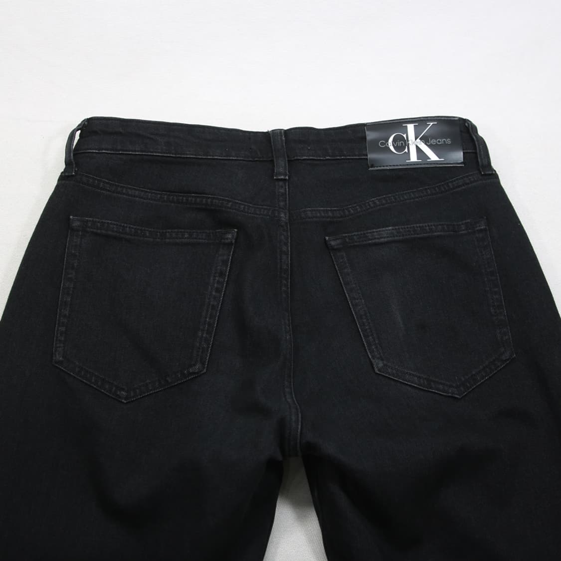 (착용컷) Calvin Klein Jeans 블랙 진 (남성용 31.5) 상품이미지8