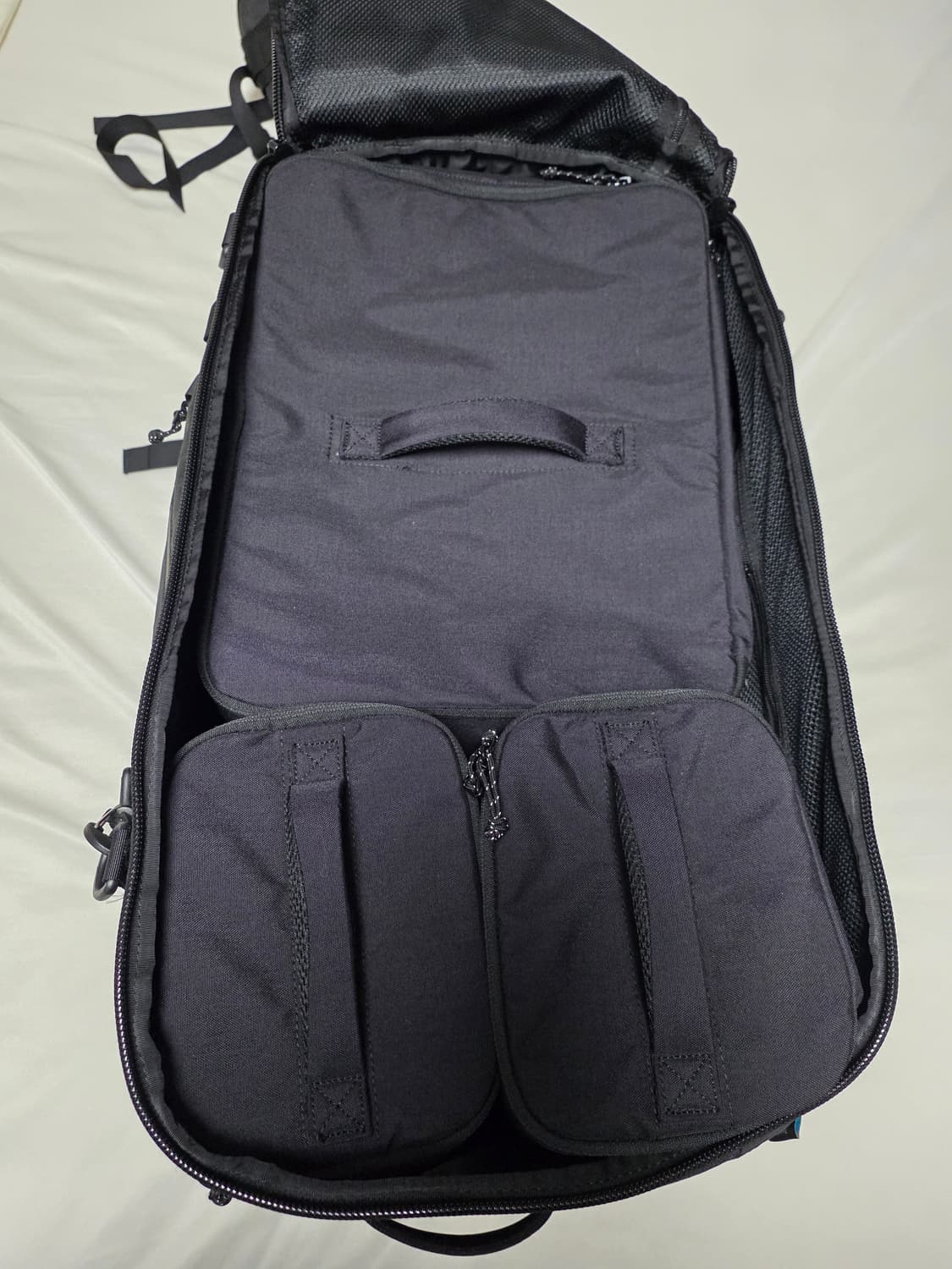 2XU 여행용 백팩+크로스백 (세로 63, 가로 36, 높이 33cm) 상품이미지4