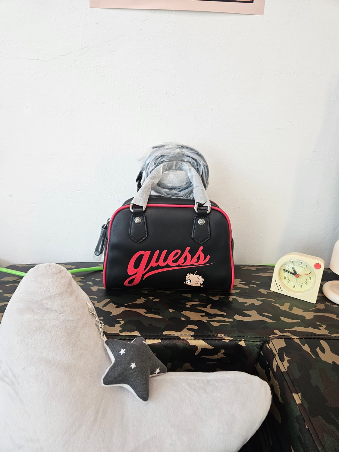 게스X베티붑 보스턴백 상품이미지4