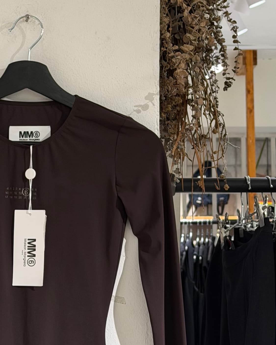 mm6 브라운 로고 롱슬리브 저지 바디수트 상품이미지3