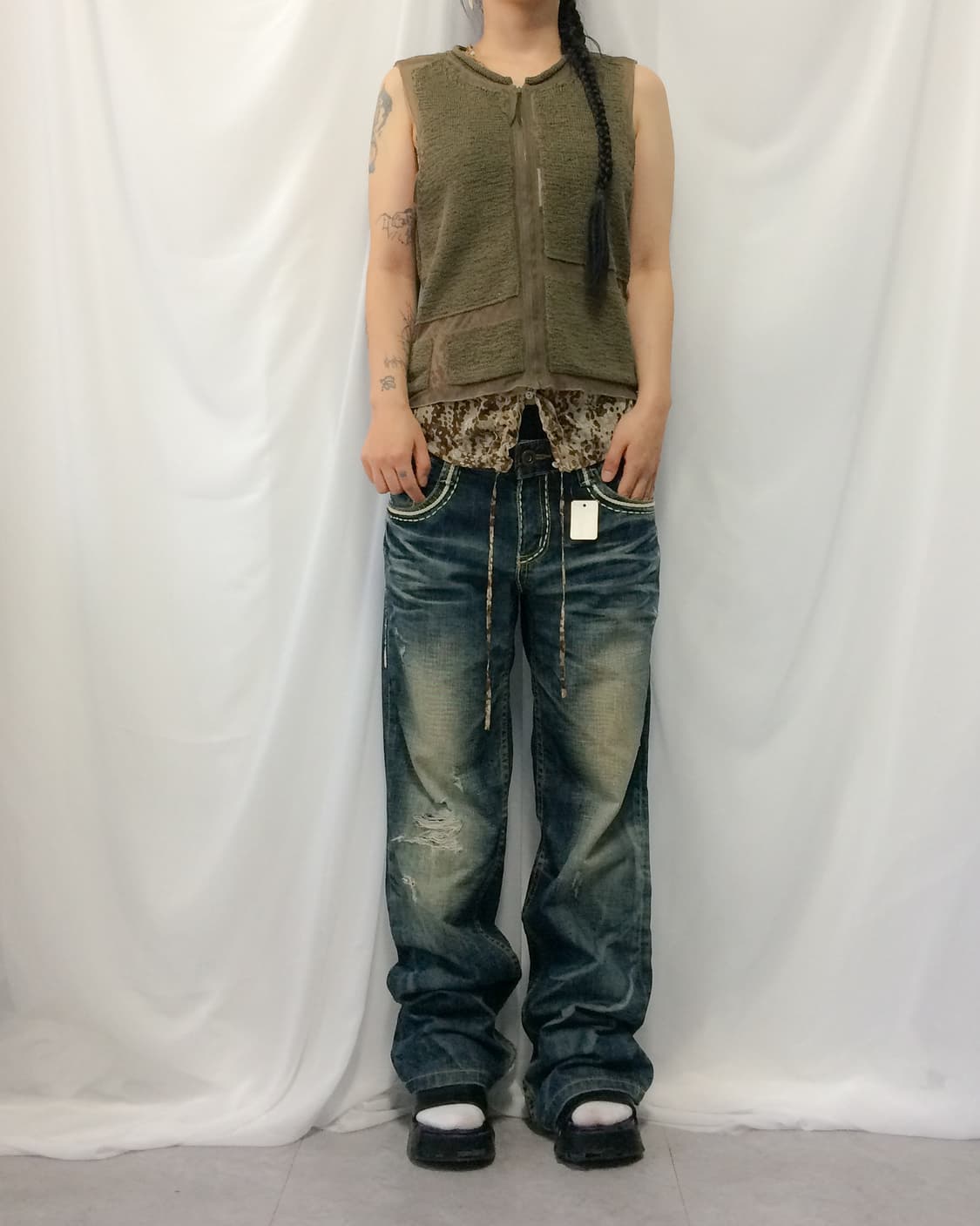 Line detail crochet zip up vest 상품이미지6