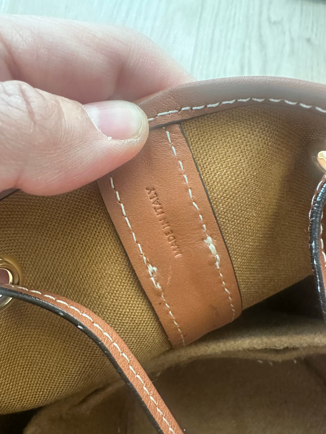 셀린느트리오페숄더백 상품이미지6