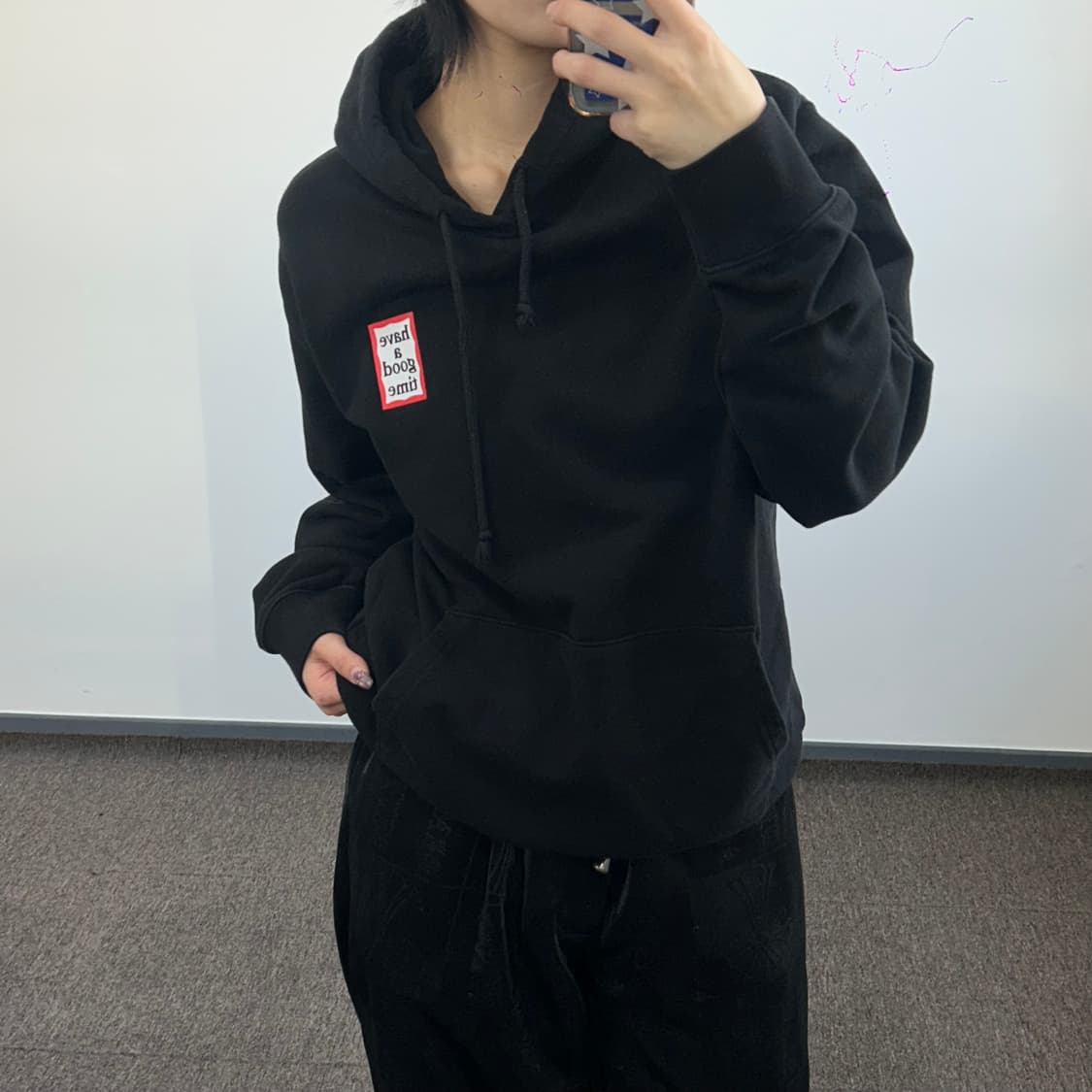 Have a good time 해브어굿타임 스몰로고 블랙 후드티  상품이미지2