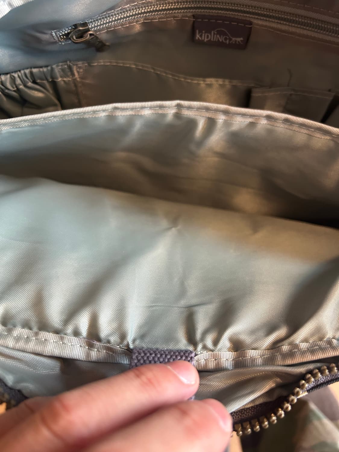 키플링 레오파드패턴 크로스백 상품이미지6