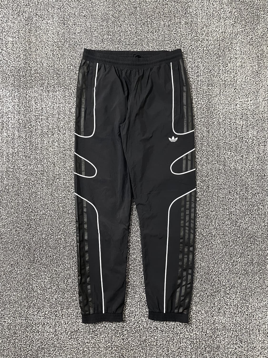 빈티지9. 아디다스 플레임 우븐 트랙팬츠 바스락 츄바 블랙 조거팬츠 상품이미지1