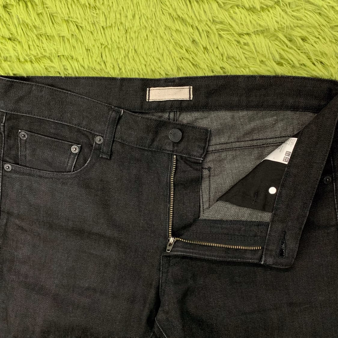 [34] 유니클로 테이퍼드핏 셀비지 블랙진 상품이미지4