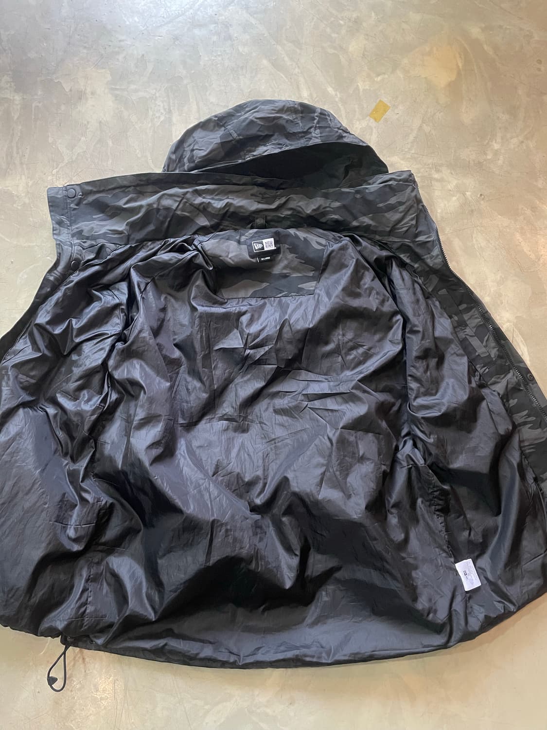 뉴에라 블랙 타이거카모 바람막이 2XL 상품이미지5