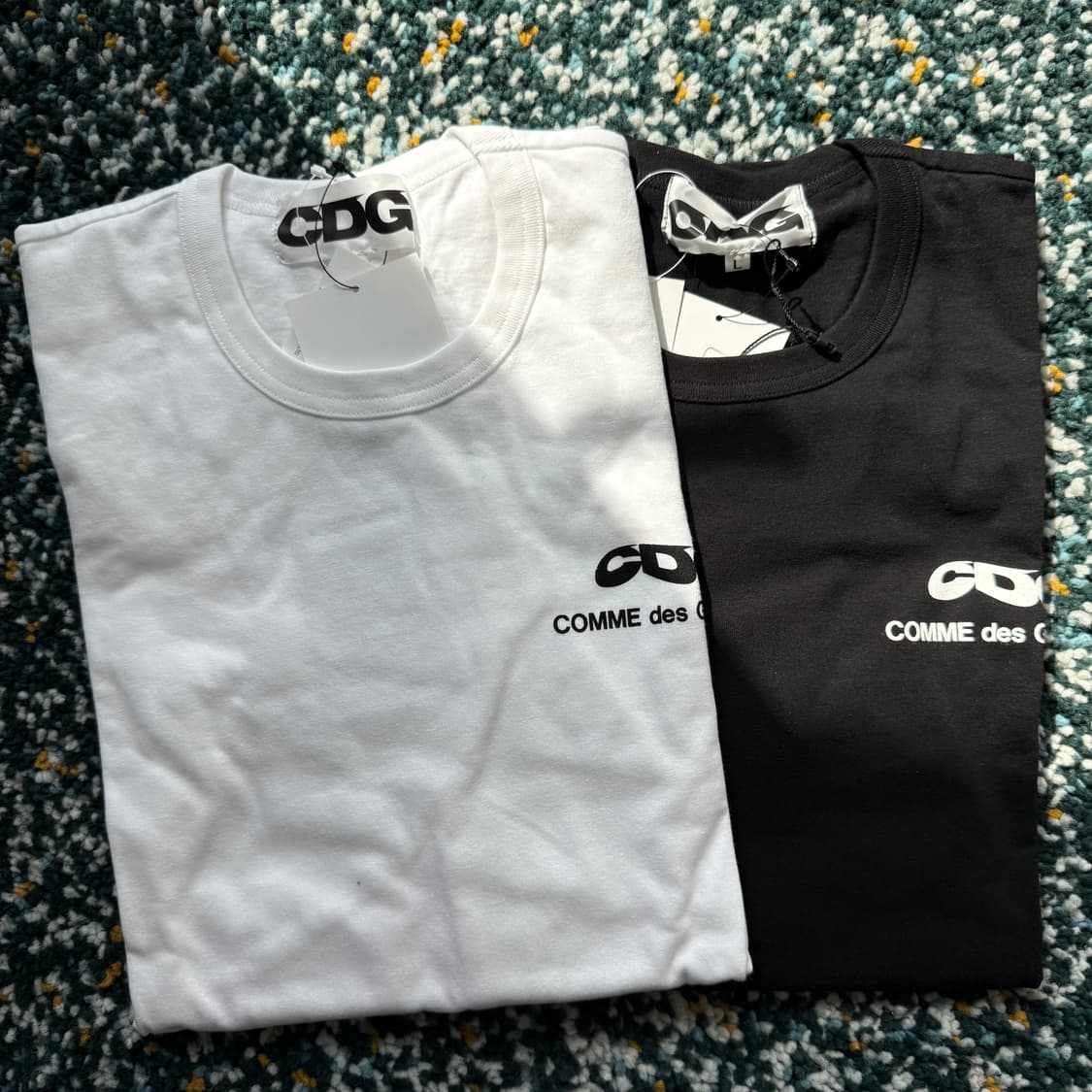 꼼데가르송 CDG 스몰 WAVY 로고 롱슬리브 2컬러 상품이미지1