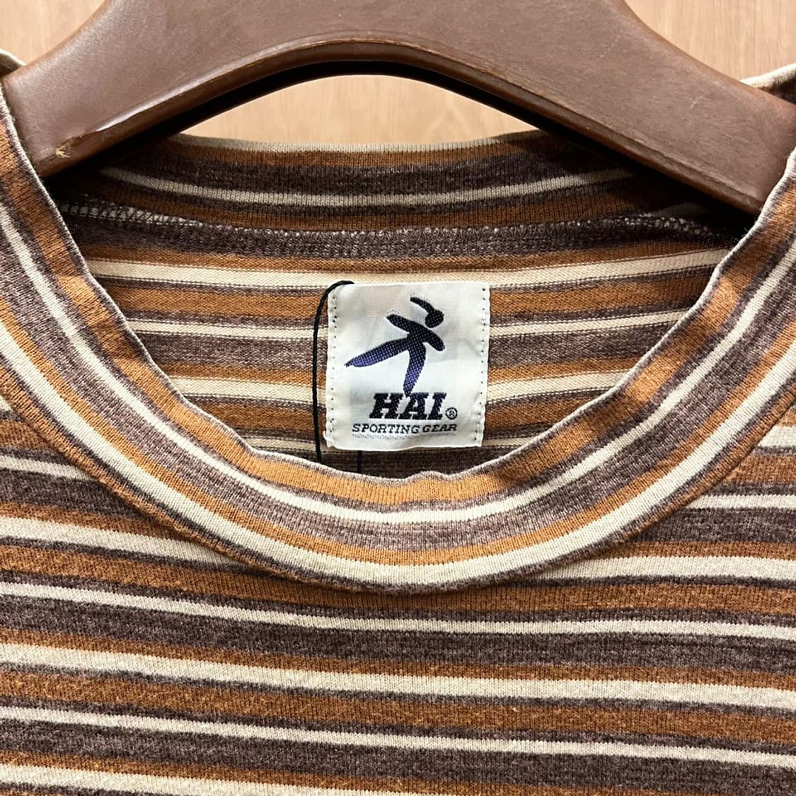 이세이미야케 반팔 티셔츠 스트라이프 패턴 디테일 루즈핏 브라운 상품이미지6