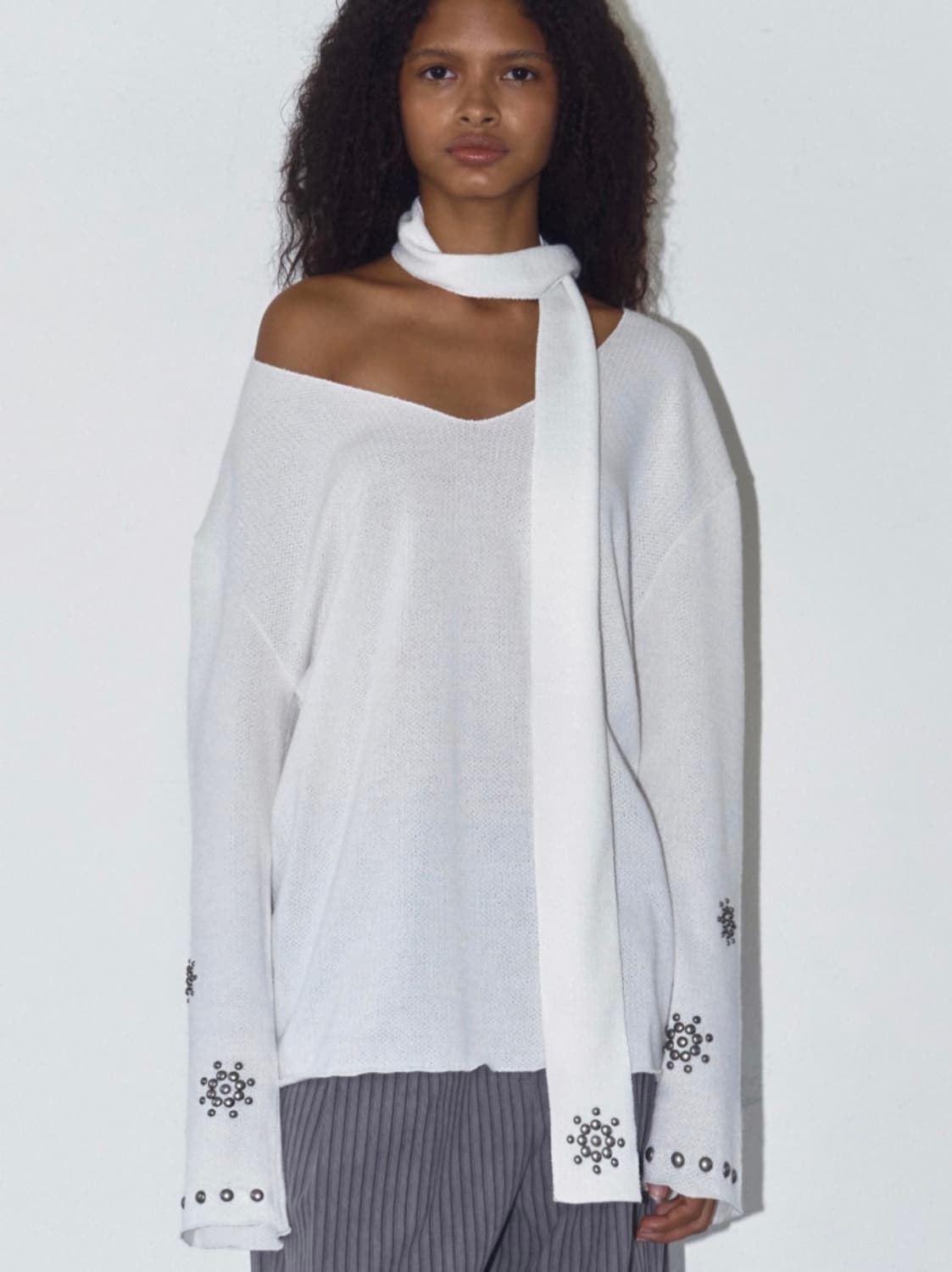 폴리수엠 STUDDED FLOWER TOP 스카프 탑 상품이미지1