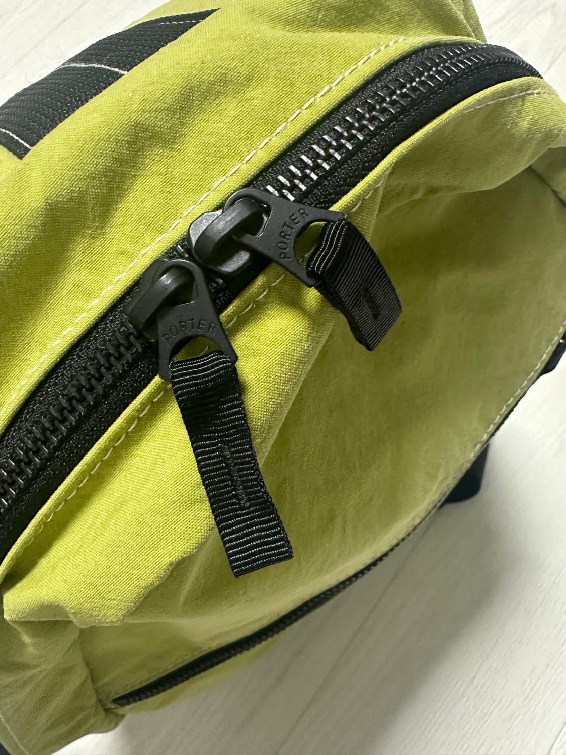 스투시 x 포터 슬링백 라임 상품이미지6