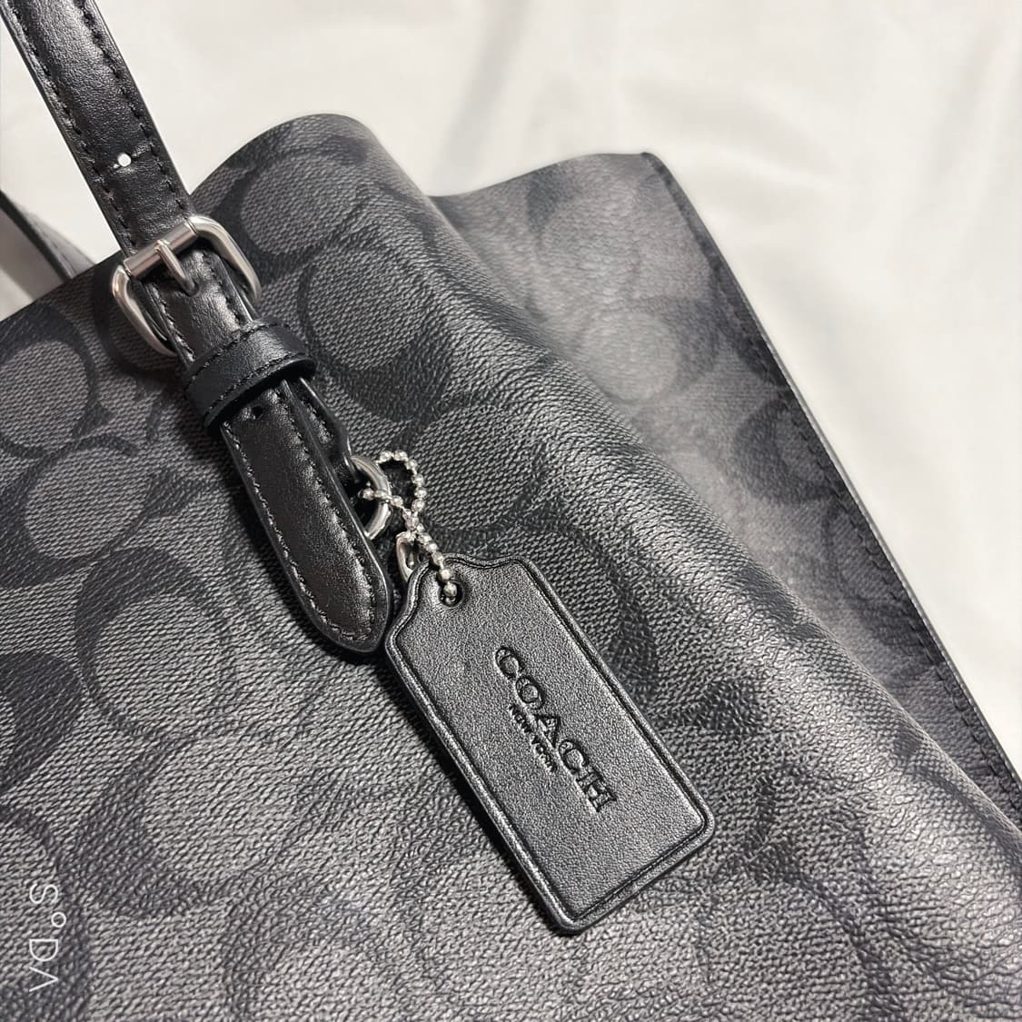 코치 시그니처 블랙 숄더백 상품이미지7