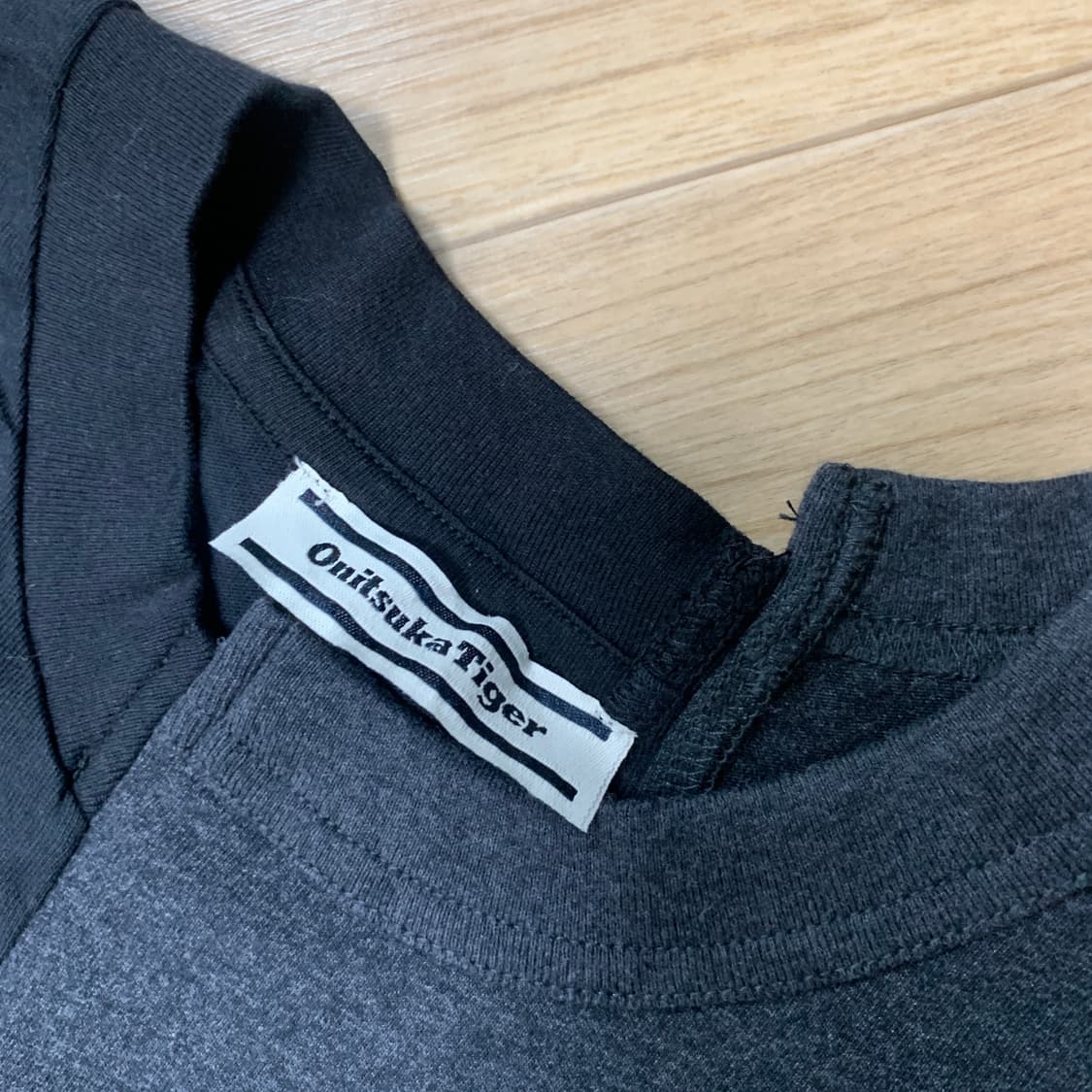L) Onitsuka Tiger 오니츠카타이거 비대칭 도킹 타이거 티셔츠 상품이미지4