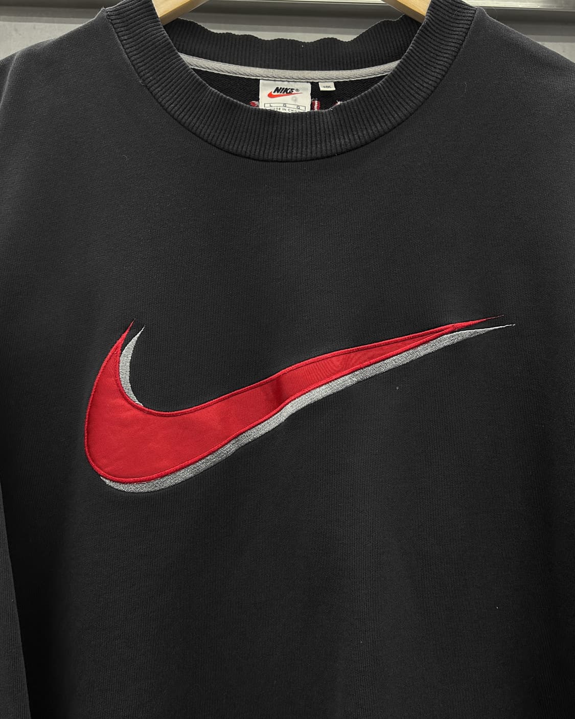 나이키 90s 빅스우시 스웻 셔츠 블랙 상품이미지3