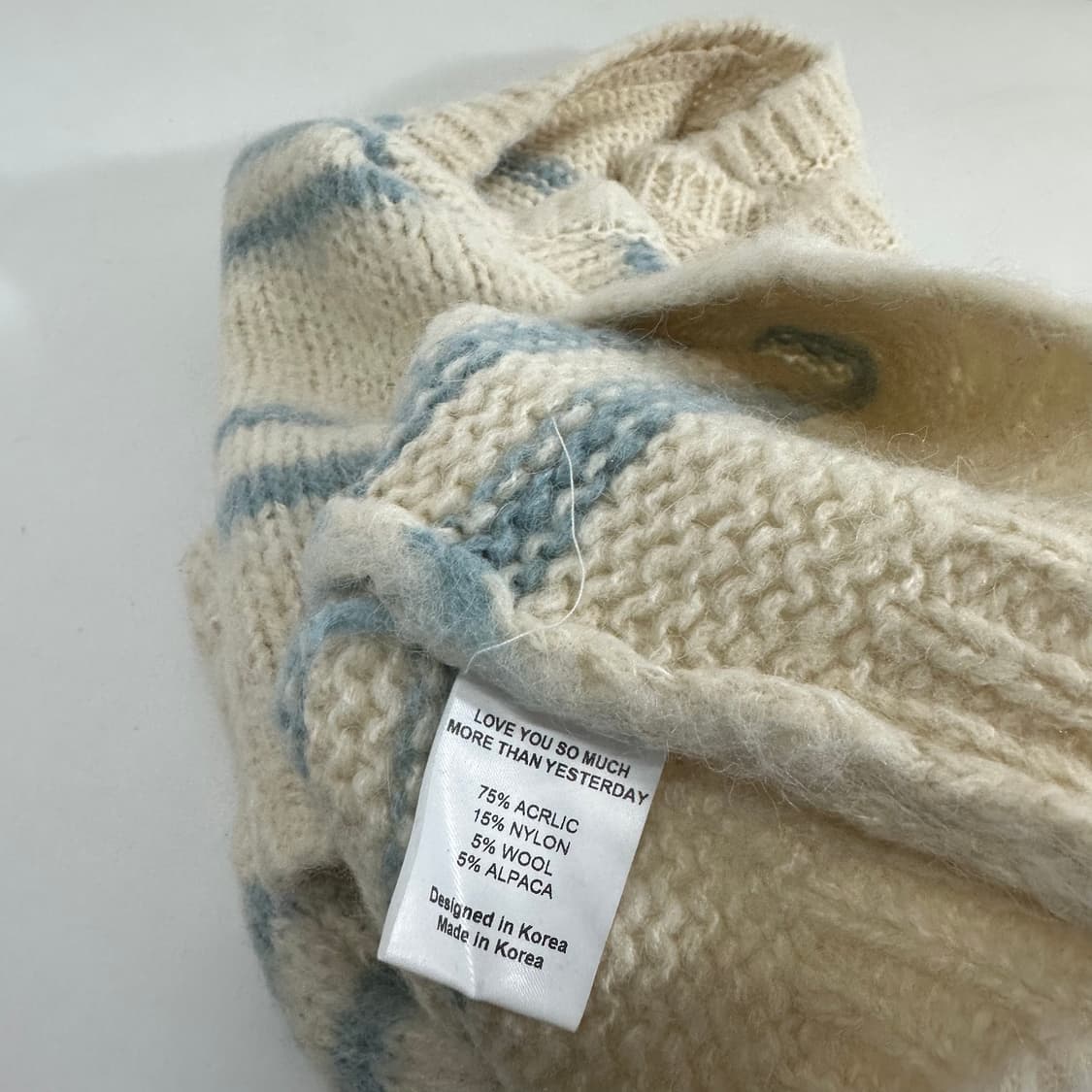 우먼OS 러브유쏘머치 오버핏 브이넥 알파카니트 베스트 상품이미지5