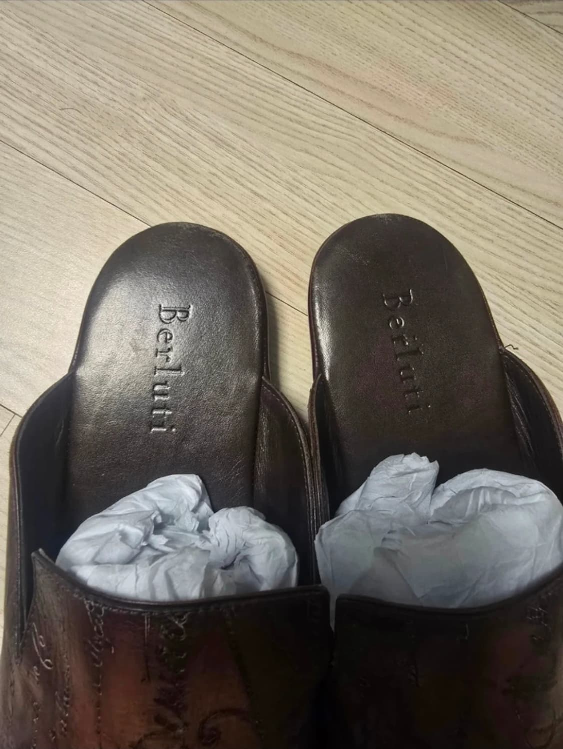 벨루티 남성 스크리토 가죽 블로퍼

 상품이미지3