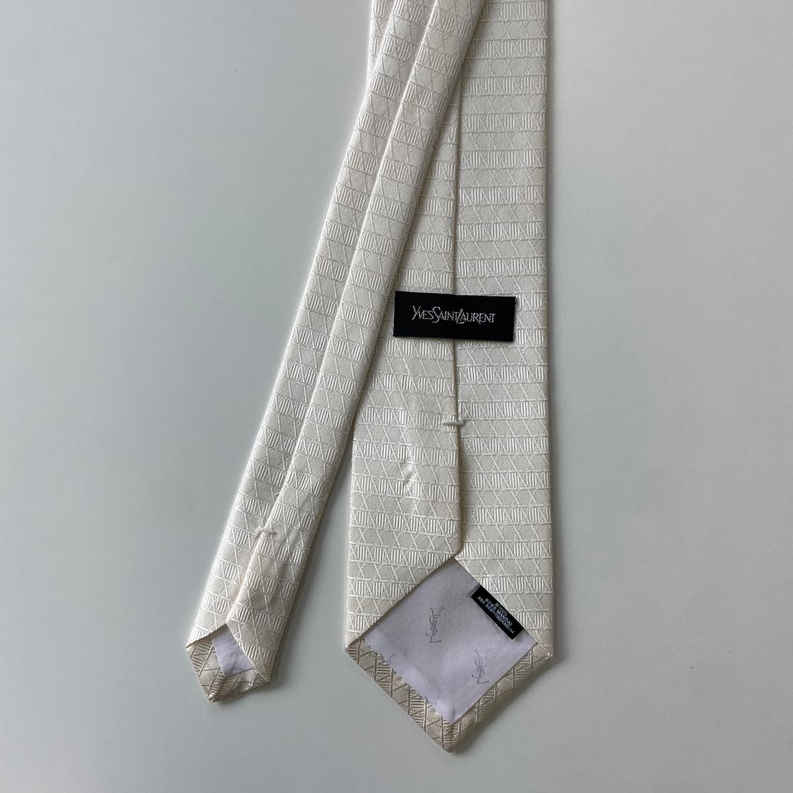 YSL 입생로랑  명품 정품 화이트 넥타이 상품이미지2
