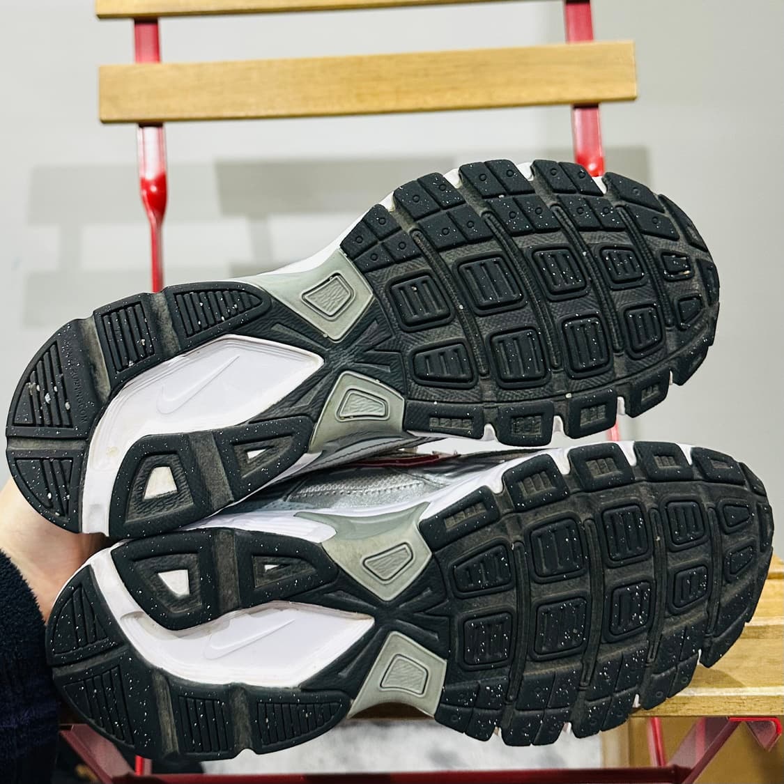 240) 나이키 운동화 여성 여자 신발 이니시에이터 메탈 그레이 상품이미지6