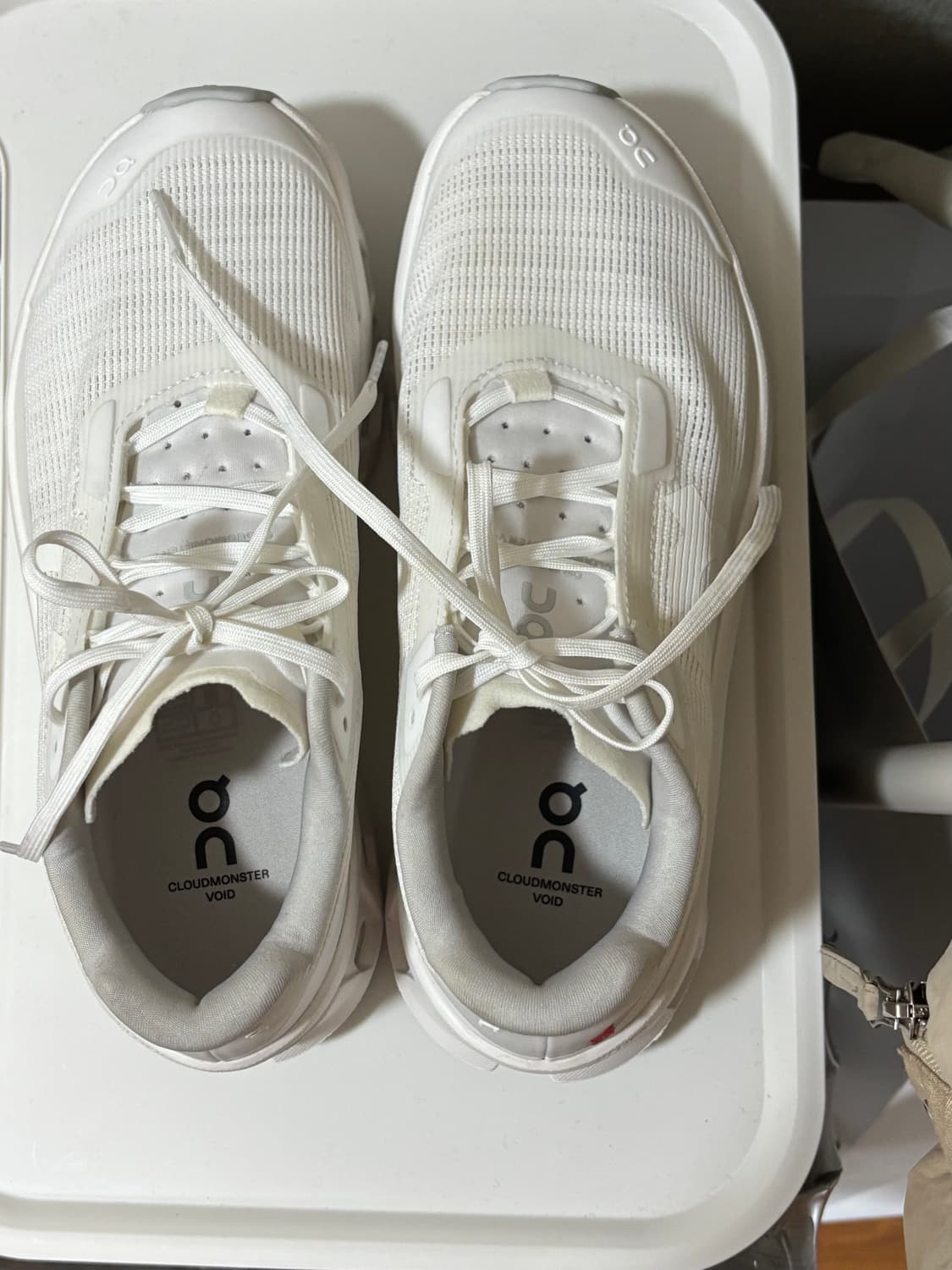 온러닝 클라우드 몬스터 보이드 화이트 (EU38, JP240) 상품이미지6