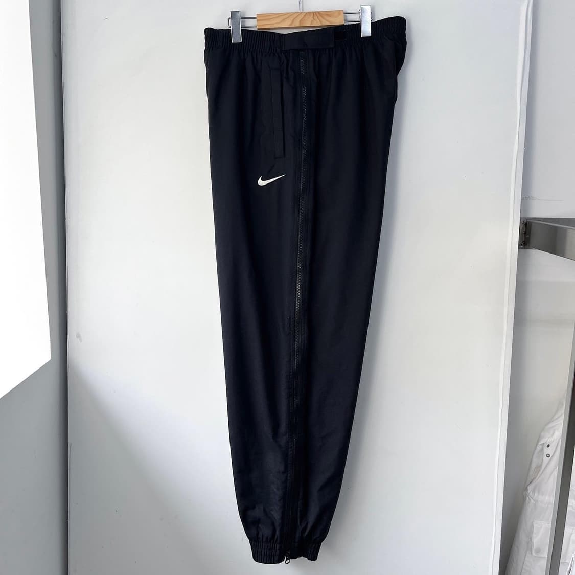 나이키 스우시 올 사이드 집업 나일론 우븐 조거 팬츠 상품이미지6