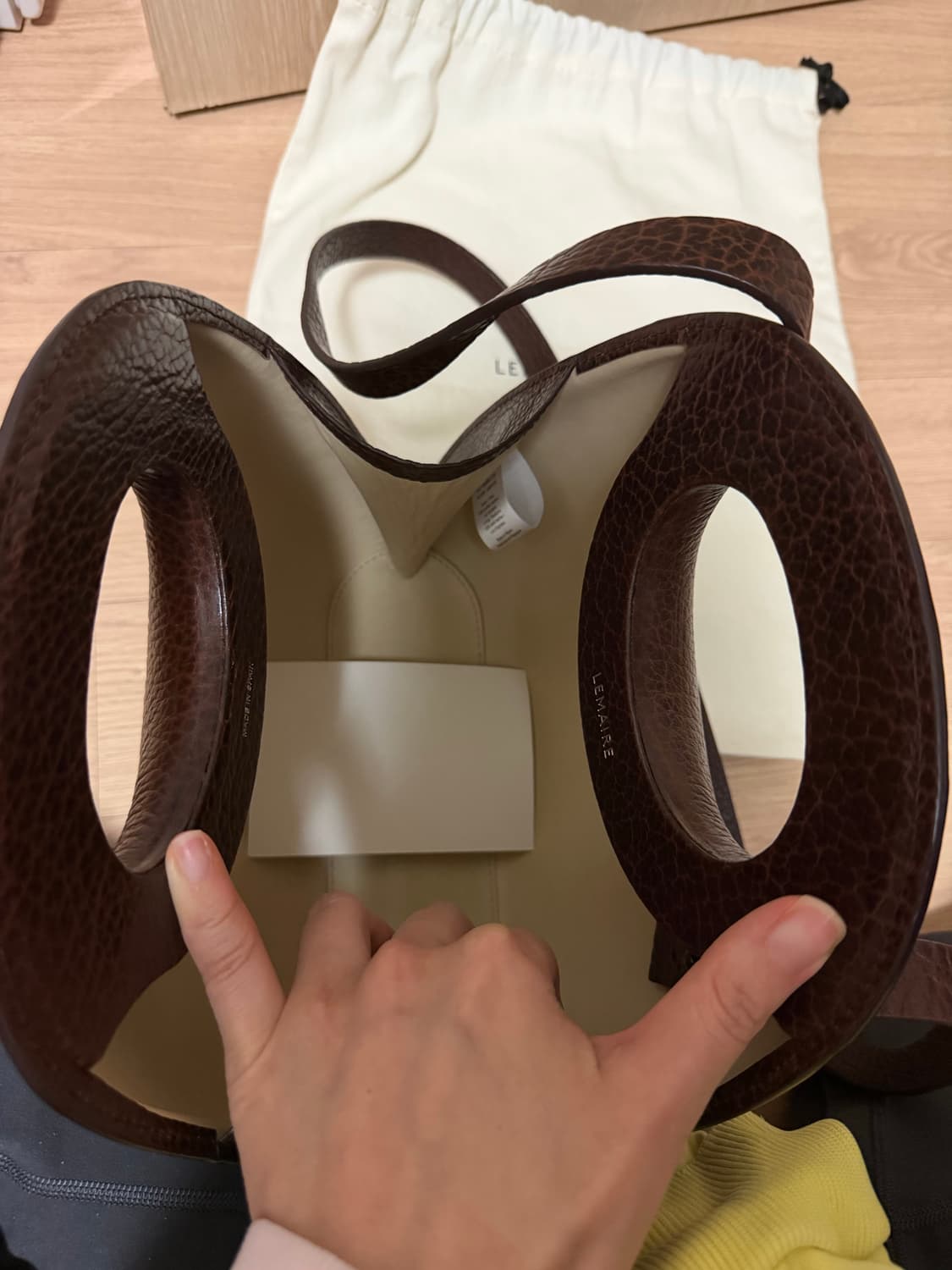 르메르 에그백 브라운 상품이미지5