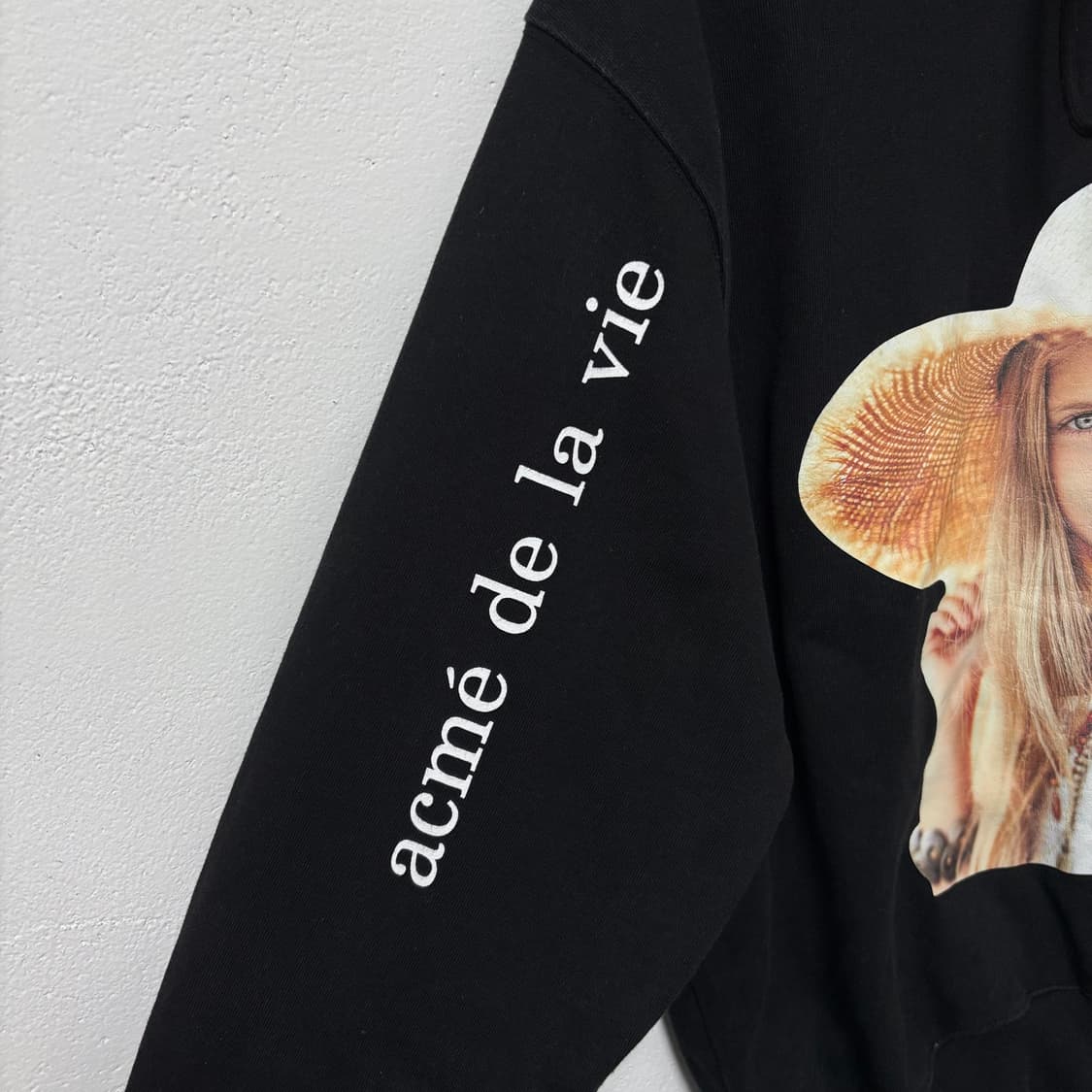 아크메드라비 블랙 프린팅 후드티 상품이미지3