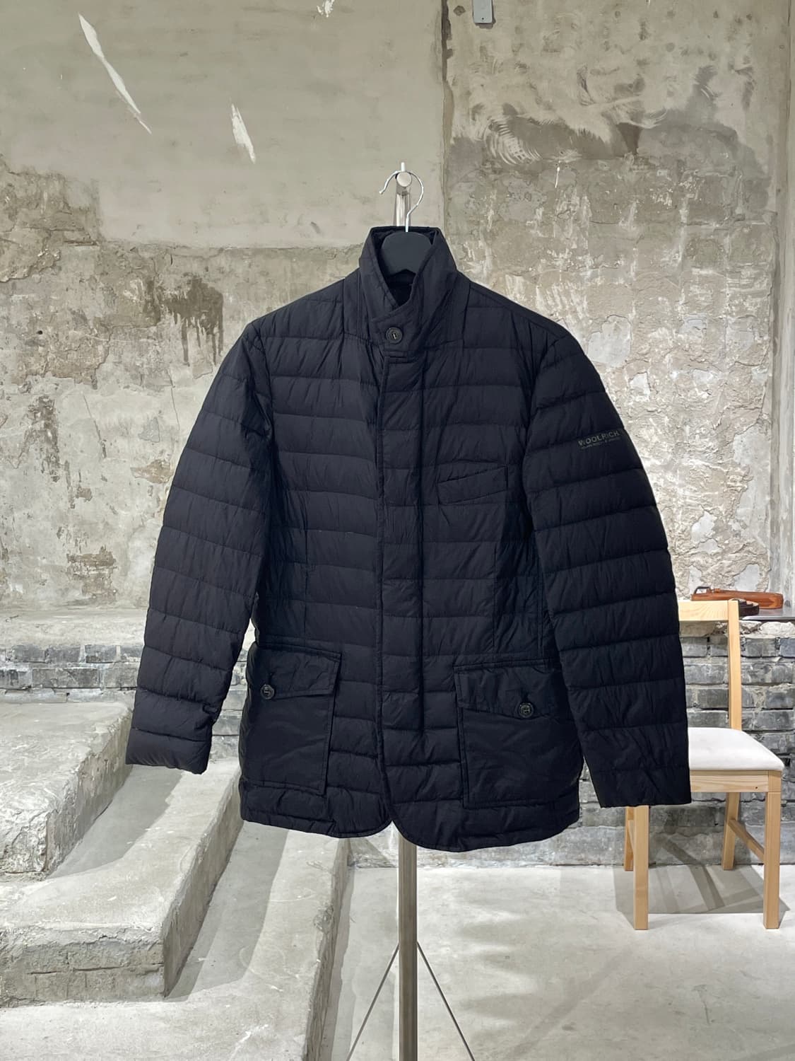 울리치 블랙 빌로우 포켓 경량 패디드 자켓 상품이미지1