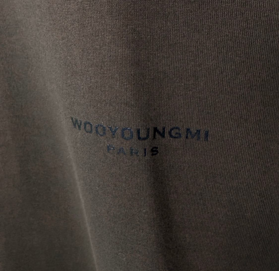 [48] 우영미 남성 레더 패치 백 라벨 반팔 티셔츠 브라운 상품이미지6