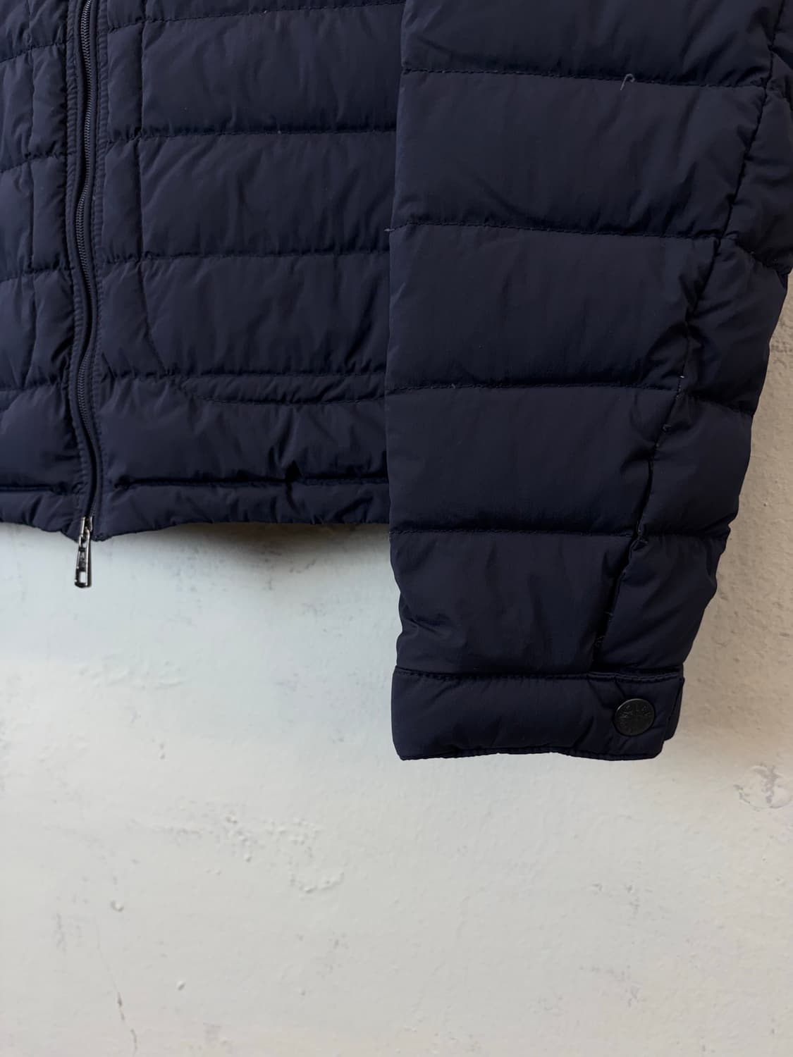 몽클레어 아코루스 구스다운 경량패딩 네이비 상품이미지3