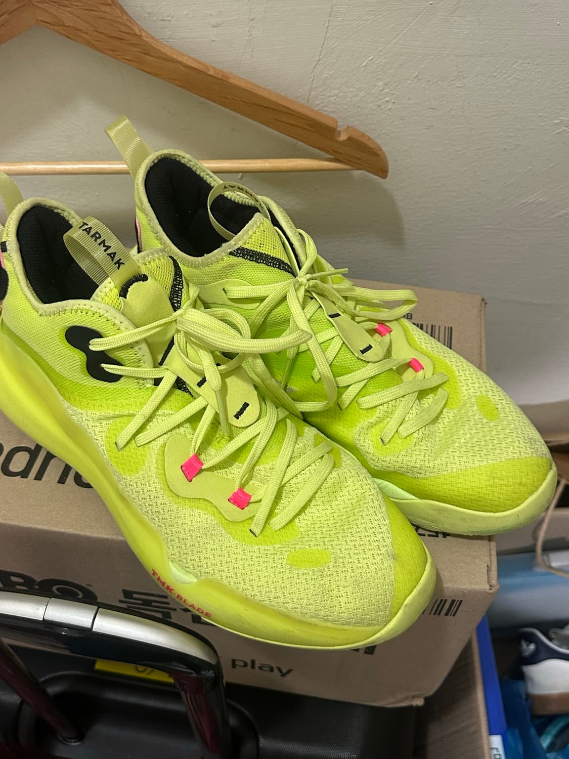 타막 TARMAK 농구화 290-295 형광 상품이미지1