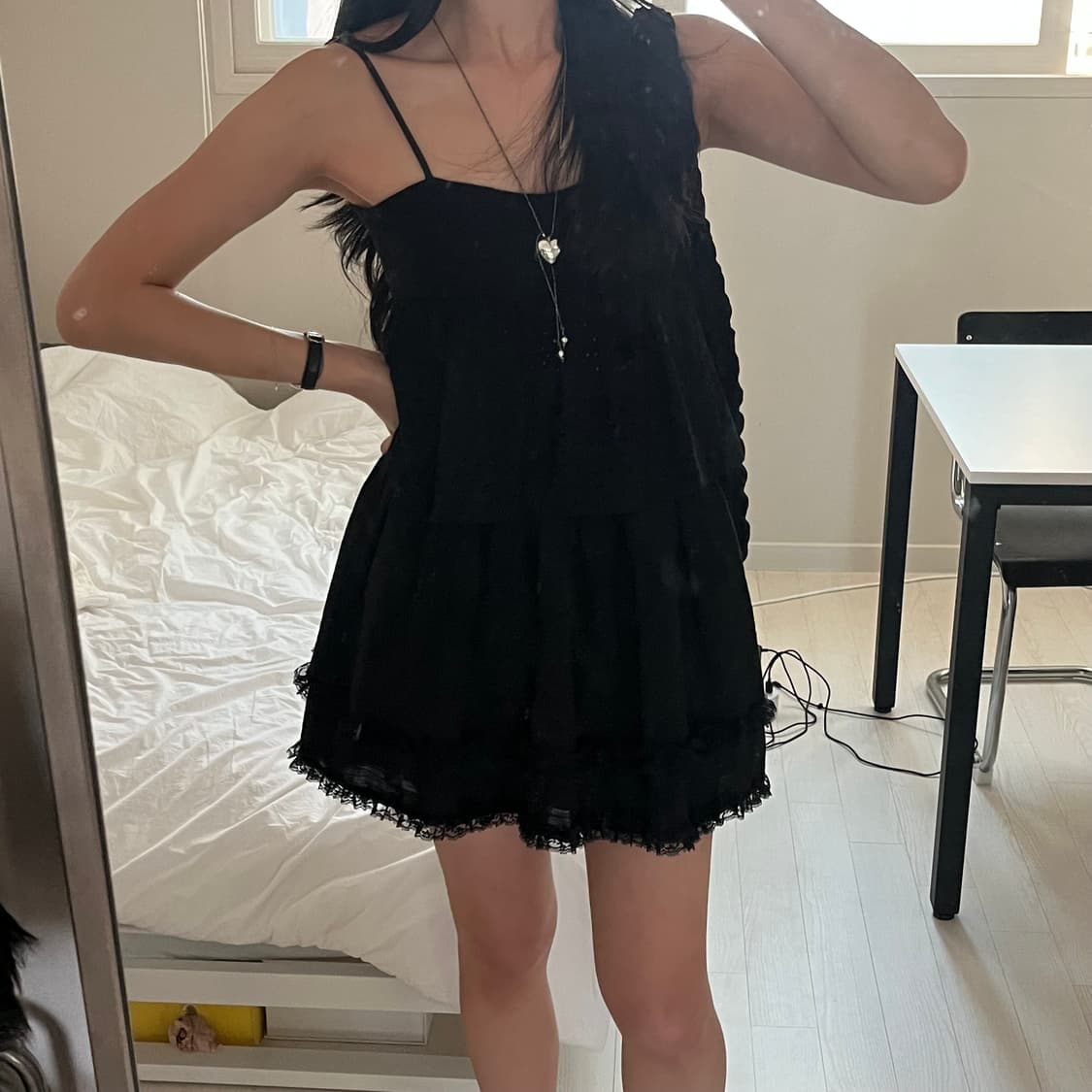 뒤 포인트 펀칭 블라우스 나시 상품이미지3