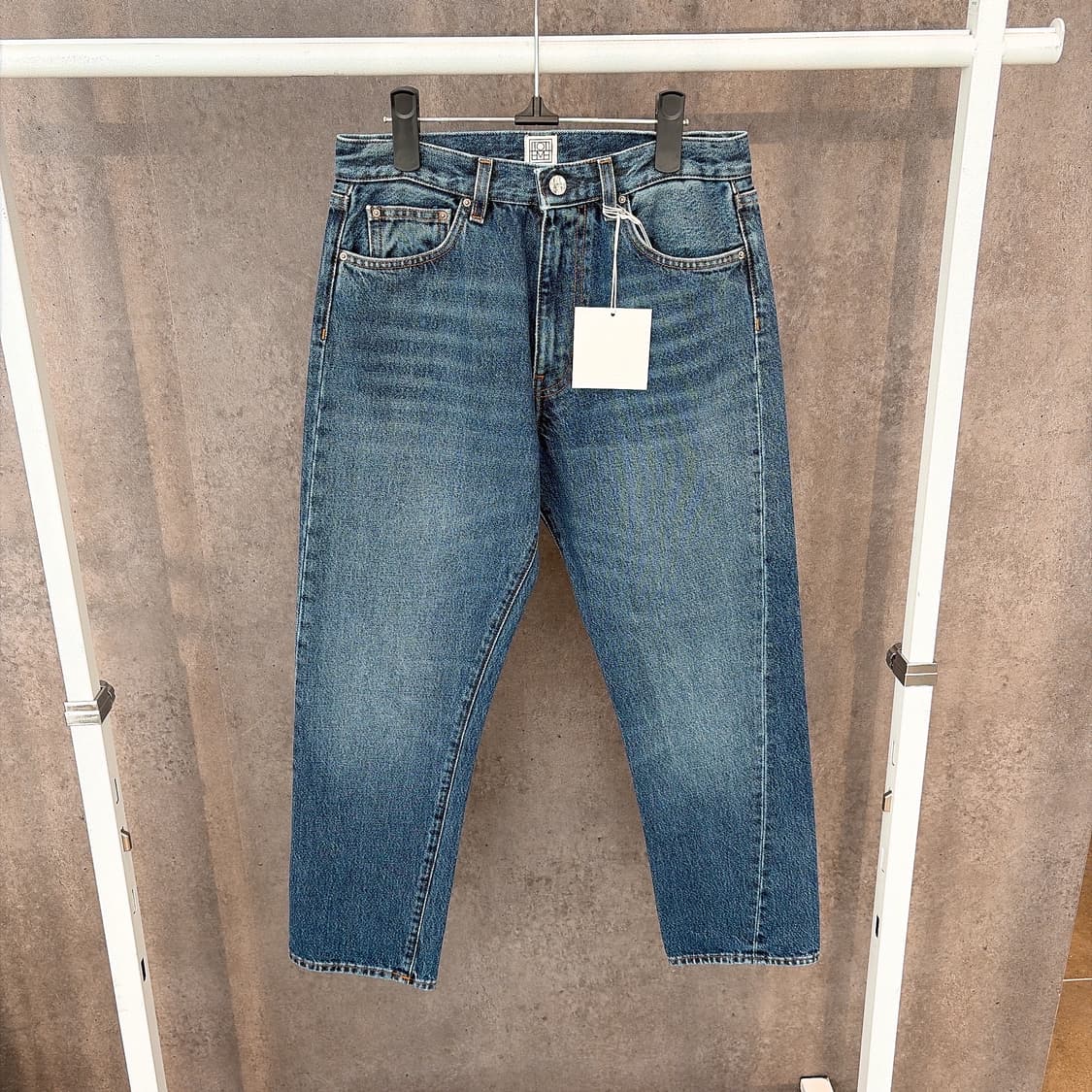 (정품/새상품) 토템 여성 워시드 블루 트위스트 심 데님 팬츠 상품이미지1