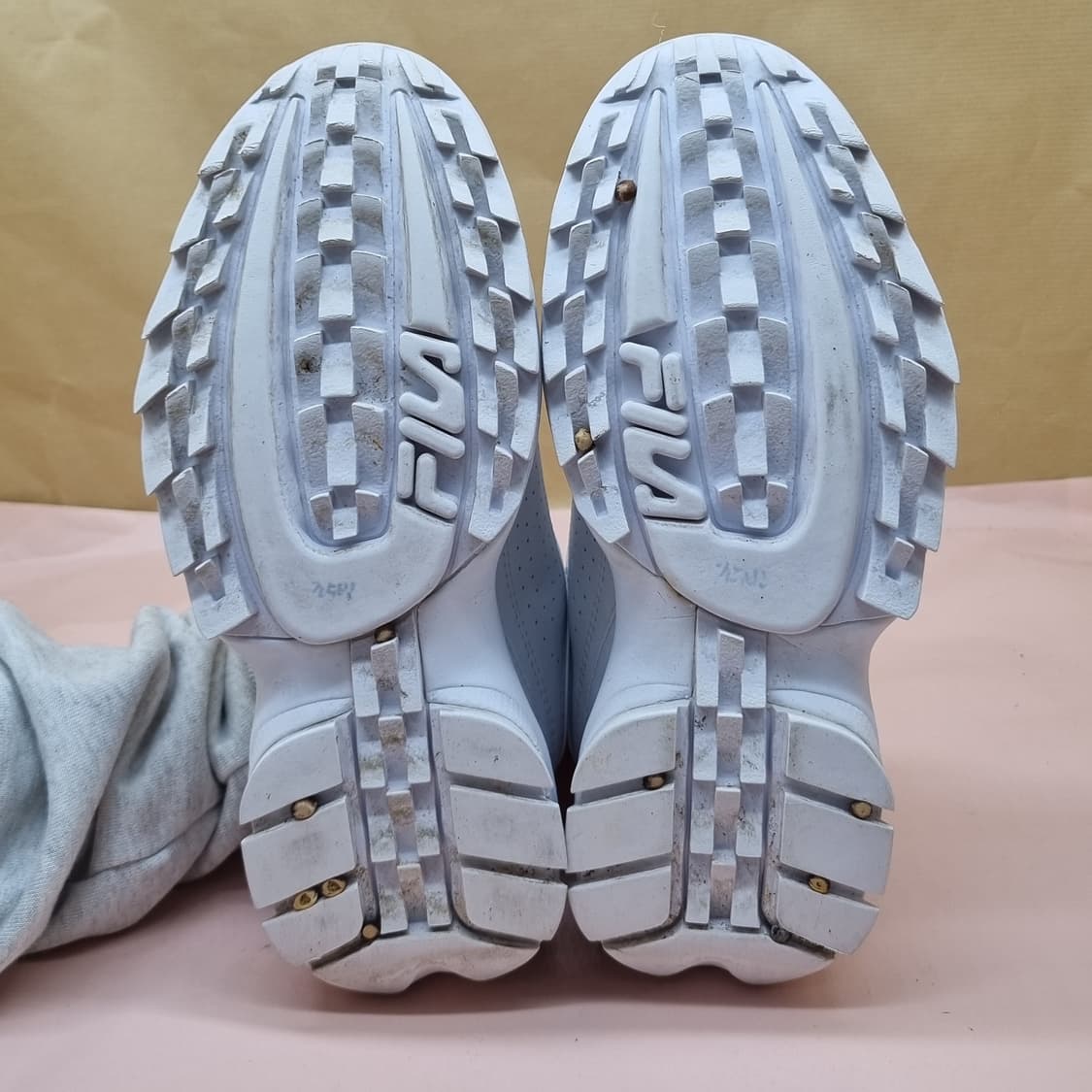 휠라 디스럽터2 여성운동화240 상품이미지3