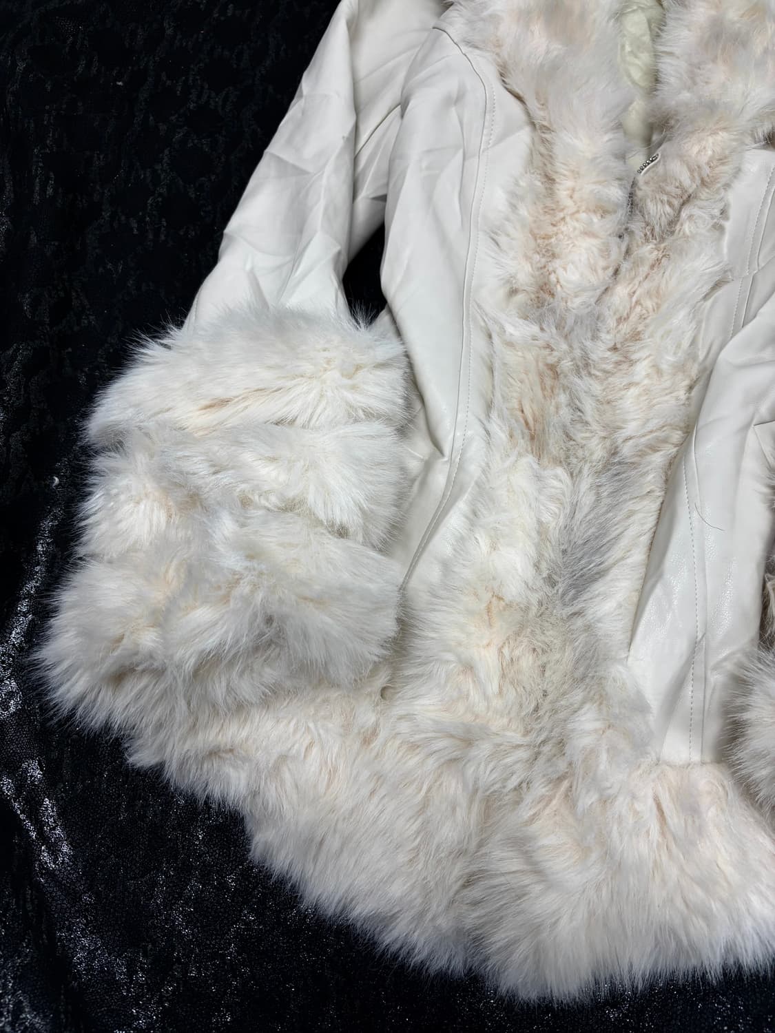 “Vintage” 00’s Rare Design White Fur Tri 상품이미지8