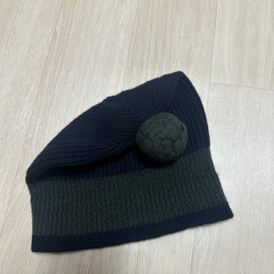 Free 이스트로그 폼폼 비니 램스울 네이비 올리브 상품이미지4