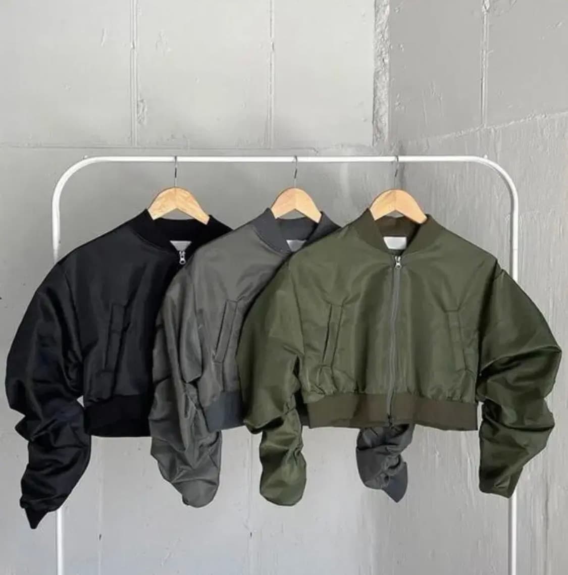 지그재그 셔링 항공점퍼 블랙  (가격내림) 상품이미지2