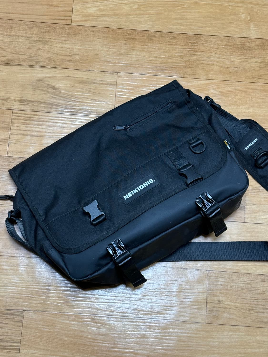 네이키드니스 메신저백 상품이미지2