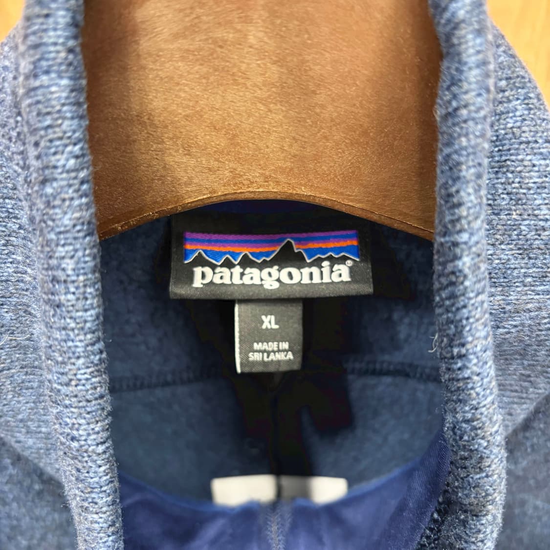 파타고니아 하이넥 플리스 베스트 집업 로고 패치 디테일 네이비 상품이미지7